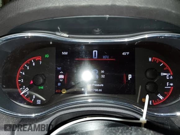 ✅ 2017 Dodge Durango SXT • VIN: 1C4RDJAGXHC918121 • Lot: 82722835. Wystawiony na Copart z przebiegiem 101 758 mil. Bezpłatny archiwum sprzedaży aukcyjnych z USA i szczegółowy raport historii pojazdu na DreamBid. Zdjęcie 9.