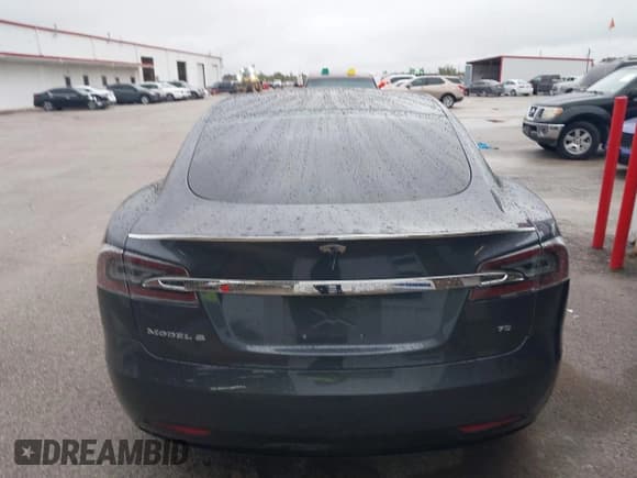✅ 2017 Tesla Model S 60 • VIN: 5YJSA1E17HF202747 • Lot: 43808471. Listed on IAAI with 86,966 mi. Free auction sales archive from the USA and detailed vehicle history report at DreamBid. Image 16.