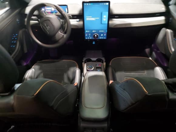 ✅ 2021 Ford Mustang Mach-E GT • VIN: 3FMTK4SE5MME03025 • Лот: 90294015. Опубликован ранее на Copart с пробегом 37 965 миль. Бесплатный доступ к архиву аукционных продаж из США и подробный отчёт об истории автомобиля на DreamBid. Изображение 8.