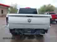 2018 Ram 1500 Tradesman z VIN 1C6RR6FG0JS280326, wystawiony jako IAAI lot #43422781 z przebiegiem 89 435 mil mil oraz . Historia ofert i sprzedaży dostępna na DreamBid. Obrazek 17.