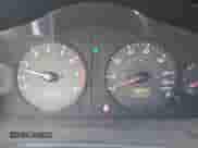 2004 Hyundai Santa Fe GLS z VIN KM8SC13EX4U799955, wystawiony jako IAAI lot #41240442 z przebiegiem 281 394 mil mil oraz . Historia ofert i sprzedaży dostępna na DreamBid. Obrazek 7.