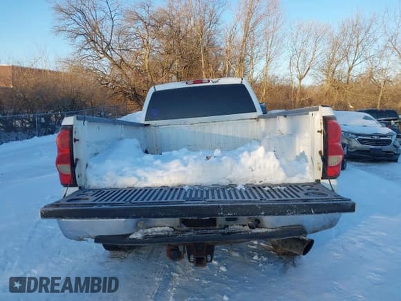 ✅ 2006 Chevrolet Silverado 2500HD LT3 • VIN: 1GCHK23D66F229988 • Лот: 41307107. Опубликован ранее на IAAI с пробегом 300 813 миль. Бесплатный доступ к архиву аукционных продаж из США и подробный отчёт об истории автомобиля на DreamBid. Изображение 17.