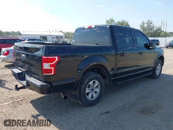 ✅ 2018 Ford F-150 Platinum • VIN: 1FTEW1EG3JFC57698 • Lot: 42940357. Wystawiony na IAAI z przebiegiem 161 008 mil. Bezpłatny archiwum sprzedaży aukcyjnych z USA i szczegółowy raport historii pojazdu na DreamBid. Zdjęcie 4.