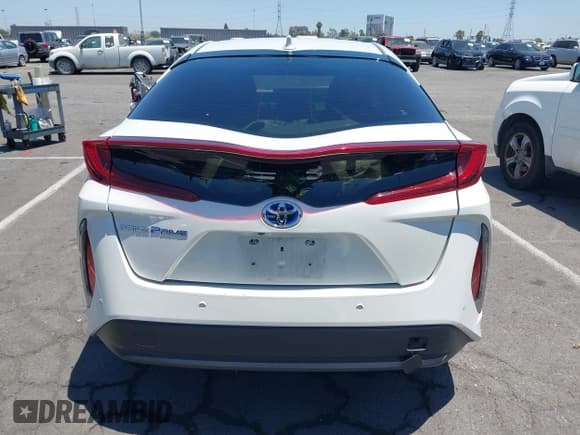 ✅ 2017 Toyota Prius Plus • VIN: JTDKARFP0H3053998 • Lot: 42676909. Listed on IAAI with 110,506 mi. Free auction sales archive from the USA and detailed vehicle history report at DreamBid. Image 17.
