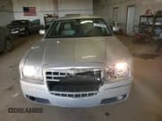 ✅ 2006 Chrysler 300 Touring • VIN: 2C3KK53G46H537858 • Лот: 92198665. Опубликован ранее на Copart с пробегом 212 807 миль. Бесплатный доступ к архиву аукционных продаж из США и подробный отчёт об истории автомобиля на DreamBid. Изображение 5.