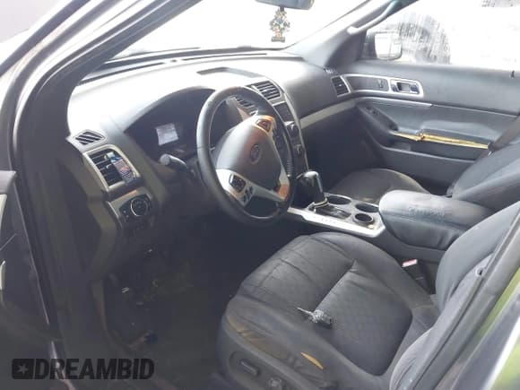 ✅ 2011 Ford Explorer XLT • VIN: 1FMHK7D86BGA35069 • Lot: 43836047. Listed on IAAI with 293,988 mi. Free auction sales archive from the USA and detailed vehicle history report at DreamBid. Image 5.