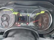 ✅ 2014 Dodge Charger SE • VIN: 2C3CDXBG8EH326043 • Lot: 43172764. Wystawiony na IAAI z przebiegiem 170 289 mil. Bezpłatny archiwum sprzedaży aukcyjnych z USA i szczegółowy raport historii pojazdu na DreamBid. Zdjęcie 7.