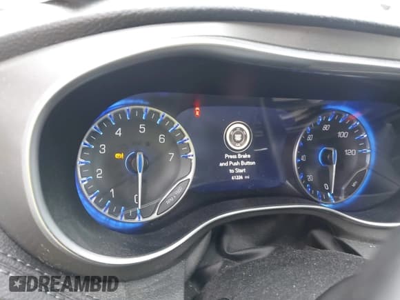 ✅ 2019 Chrysler Pacifica Limited • VIN: 2C4RC1GG3KR588170 • Lot: 42989712. Listed on IAAI with 61,226 mi. Free auction sales archive from the USA and detailed vehicle history report at DreamBid. Image 7.