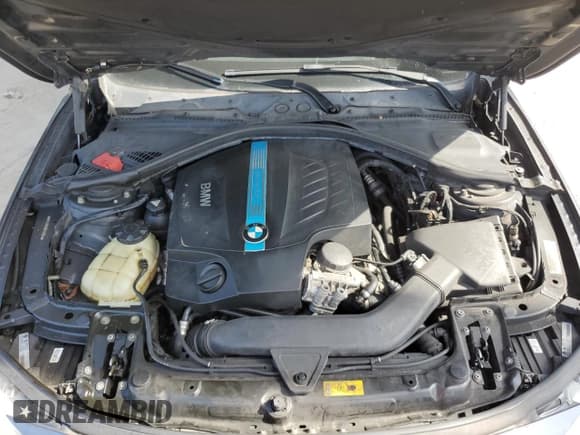 ✅ 2013 BMW 3 Series ActiveHybrid 3 • VIN: WBA3F9C58DF483924 • Лот: 64082245. Опубликован ранее на Copart с пробегом 186 641 миль. Бесплатный доступ к архиву аукционных продаж из США и подробный отчёт об истории автомобиля на DreamBid. Изображение 11.