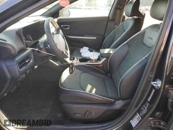 ✅ 2025 Kia K4 GT-Line • VIN: 3KPFW4DEXSE154537 • Лот: 80800065. Опубликован ранее на Copart с пробегом 2 095 миль. Бесплатный доступ к архиву аукционных продаж из США и подробный отчёт об истории автомобиля на DreamBid. Изображение 7.