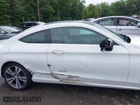 ✅ 2017 Mercedes-Benz C 300 • VIN: WDDWJ4JB7HF457997 • Lot: 42276157. Listed on IAAI with 86,485 mi. Free auction sales archive from the USA and detailed vehicle history report at DreamBid. Image 13.