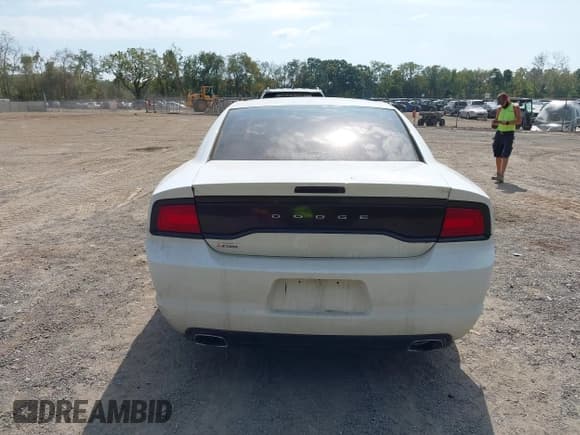 ✅ 2014 Dodge Charger SE • VIN: 2C3CDXBG9EH130371 • Lot: 43228536. Wystawiony na IAAI z przebiegiem 178 105 mil. Bezpłatny archiwum sprzedaży aukcyjnych z USA i szczegółowy raport historii pojazdu na DreamBid. Zdjęcie 17.