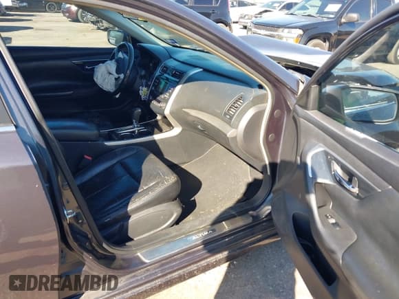 ✅ 2013 Nissan Altima S • VIN: 1N4AL3AP0DC256240 • Lot: 43610050. Listed on IAAI with 207,364 mi. Free auction sales archive from the USA and detailed vehicle history report at DreamBid. Image 5.