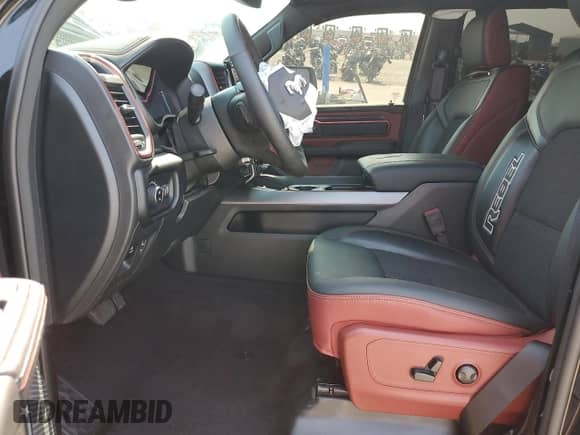 2025 Ram 1500 Rebel z VIN 1C6SRFLP8SN633854, wystawiony jako Copart lot #64609455 z przebiegiem 13 749 mil mil oraz Szkoda całkowita • Salvage title. Historia ofert i sprzedaży dostępna na DreamBid. Obrazek 7.