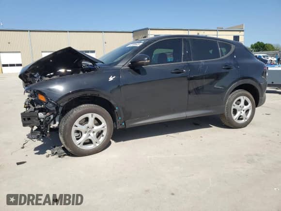 2023 Dodge Hornet GT Plus z VIN ZACNDFBN8P3A06842, wystawiony jako Copart lot #52788605 z przebiegiem 9 977 mil mil oraz Szkoda całkowita • Salvage title. Historia ofert i sprzedaży dostępna na DreamBid. Obrazek 1.