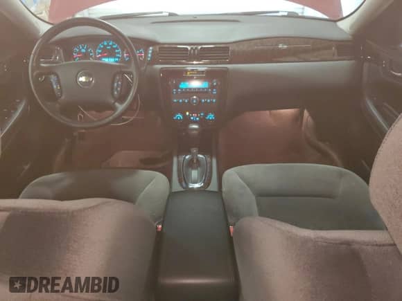 2014 Chevrolet Impala LT с VIN 2G1WB5E3XE1118470, выставлен на аукционе Copart как лот 90300715 с пробегом 80 397 миль миль и Списание • Salvage title. История ставок и продаж доступна на DreamBid. Изображение 8.