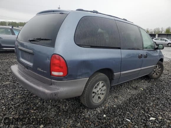 ✅ 1996 Plymouth Voyager SE • VIN: 1P4GP44R0TB239983 • Лот: 52810515. Опубликован ранее на Copart с пробегом 164 158 миль. Бесплатный доступ к архиву аукционных продаж из США и подробный отчёт об истории автомобиля на DreamBid. Изображение 3.