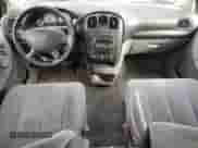 2005 Dodge Caravan SXT z VIN 2D4GP44L05R437535, wystawiony jako Copart lot #90143595 z przebiegiem 209 193 mil mil oraz Szkoda całkowita • Salvage title. Historia ofert i sprzedaży dostępna na DreamBid. Obrazek 8.