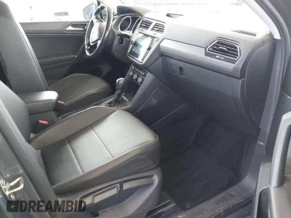 ✅ 2018 Volkswagen Tiguan SEL • VIN: 3VV3B7AX5JM190020 • Лот: 42260228. Опубликован ранее на IAAI с пробегом 83 142 миль. Бесплатный доступ к архиву аукционных продаж из США и подробный отчёт об истории автомобиля на DreamBid. Изображение 5.