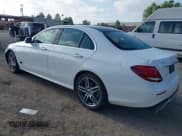 ✅ 2019 Mercedes-Benz E 300 • VIN: WDDZF4KB4KA680662 • Lot: 42722313. Wystawiony na IAAI z przebiegiem 64 870 mil. Bezpłatny archiwum sprzedaży aukcyjnych z USA i szczegółowy raport historii pojazdu na DreamBid. Zdjęcie 3.