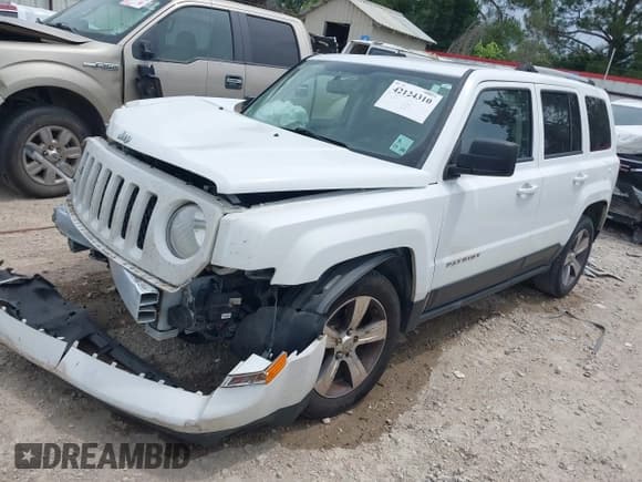 ✅ 2016 Jeep Patriot Latitude • VIN: 1C4NJPFA9GD682004 • Lot: 42124310. Wystawiony na IAAI z przebiegiem 146 396 mil. Bezpłatny archiwum sprzedaży aukcyjnych z USA i szczegółowy raport historii pojazdu na DreamBid. Zdjęcie 17.