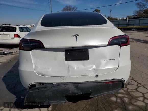 ✅ 2024 Tesla Model Y Long Range • VIN: 7SAYGDEE5RA333514 • Лот: 90091355. Опубликован ранее на Copart с пробегом Не указан. Бесплатный доступ к архиву аукционных продаж из США и подробный отчёт об истории автомобиля на DreamBid. Изображение 6.