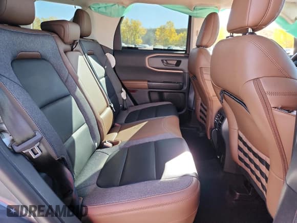 ✅ 2023 Ford Bronco Sport Outer Banks • VIN: 3FMCR9C60PRD71236 • Лот: 87304895. Опубликован ранее на Copart с пробегом 17 338 миль. Бесплатный доступ к архиву аукционных продаж из США и подробный отчёт об истории автомобиля на DreamBid. Изображение 11.