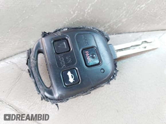 ✅ 2000 Lexus LS 400 • VIN: JT8BH28FXY0178997 • Лот: 42850599. Опубликован ранее на IAAI с пробегом 168 306 миль. Бесплатный доступ к архиву аукционных продаж из США и подробный отчёт об истории автомобиля на DreamBid. Изображение 11.