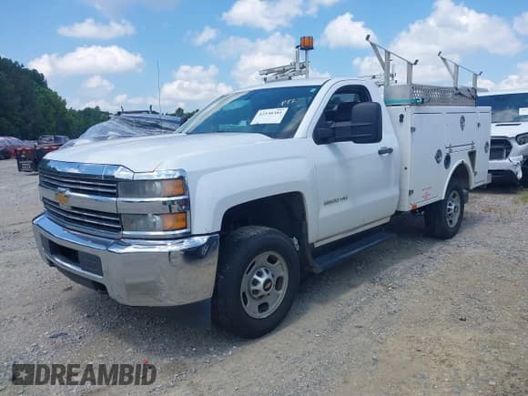 ✅ 2015 Chevrolet Silverado 2500HD Work Truck • VIN: 1GB0CUEG8FZ530648 • Лот: 42530381. Опубликован ранее на IAAI с пробегом 191 466 миль. Бесплатный доступ к архиву аукционных продаж из США и подробный отчёт об истории автомобиля на DreamBid. Изображение 2.
