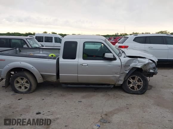✅ 2006 Ford Ranger STX • VIN: 1FTYR44U26PA56082 • Lot: 42129835. Wystawiony na IAAI z przebiegiem 191 383 mil. Bezpłatny archiwum sprzedaży aukcyjnych z USA i szczegółowy raport historii pojazdu na DreamBid. Zdjęcie 13.