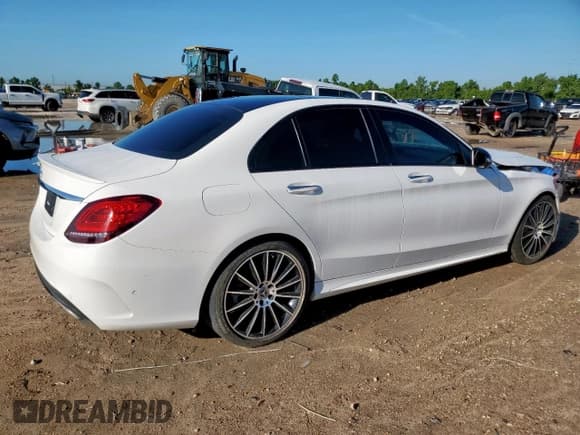 ✅ 2020 Mercedes-Benz C 300 • VIN: 55SWF8DB8LU334042 • Лот: 62797355. Опубликован ранее на Copart с пробегом 50 277 миль. Бесплатный доступ к архиву аукционных продаж из США и подробный отчёт об истории автомобиля на DreamBid. Изображение 3.