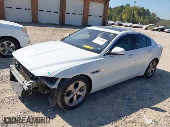✅ 2018 Jaguar XE 25t • VIN: SAJAR4FX7JCP35825 • Лот: 43260590. Опубликован ранее на IAAI с пробегом 119 980 миль. Бесплатный доступ к архиву аукционных продаж из США и подробный отчёт об истории автомобиля на DreamBid. Изображение 2.