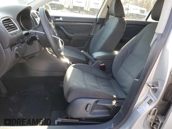 ✅ 2010 Volkswagen Jetta S • VIN: 3VWKX7AJ6AM660172 • Лот: 82675194. Опубликован ранее на Copart с пробегом 117 984 миль. Бесплатный доступ к архиву аукционных продаж из США и подробный отчёт об истории автомобиля на DreamBid. Изображение 7.