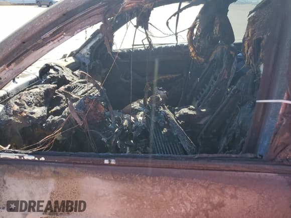 ✅ 2015 Audi Q3 Premium Plus • VIN: WA1BFCFS8FR009738 • Лот: 63610825. Опубликован ранее на Copart с пробегом Не указан. Бесплатный доступ к архиву аукционных продаж из США и подробный отчёт об истории автомобиля на DreamBid. Изображение 7.