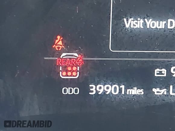 ✅ 2023 Toyota Sequoia Platinum • VIN: 7SVAAABA8PX014829 • Lot: 43715956. Listed on IAAI with 39,901 mi. Free auction sales archive from the USA and detailed vehicle history report at DreamBid. Image 16.