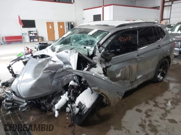 ✅ 2023 Volkswagen Tiguan SE R-Line Black • VIN: 3VV8B7AX8PM135480 • Lot: 41361181. Wystawiony na IAAI z przebiegiem Nie podano. Bezpłatny archiwum sprzedaży aukcyjnych z USA i szczegółowy raport historii pojazdu na DreamBid. Zdjęcie 2.