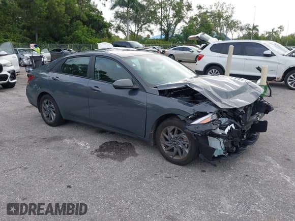 ✅ 2024 Hyundai Elantra SEL • VIN: KMHLM4DG8RU749226 • Lot: 43354612. Listed on IAAI with 25,309 mi. Free auction sales archive from the USA and detailed vehicle history report at DreamBid. Image 1.