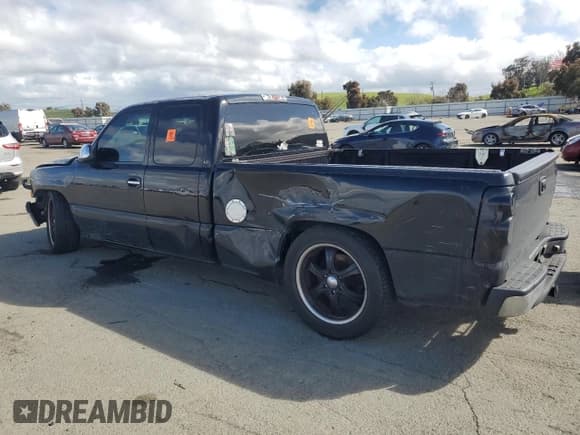 ✅ 2001 Chevrolet Silverado 1500 • VIN: 1GCEC19T81Z142836 • Лот: 49498445. Опубликован ранее на Copart с пробегом 337 498 миль. Бесплатный доступ к архиву аукционных продаж из США и подробный отчёт об истории автомобиля на DreamBid. Изображение 2.