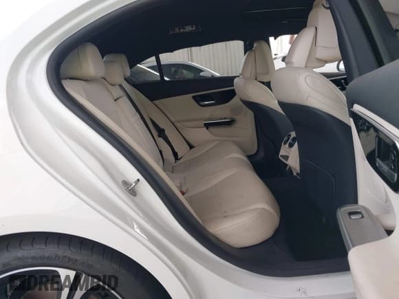 ✅ 2024 Mercedes-Benz C 300 • VIN: W1KAF4GBXRR159088 • Lot: 42465810. Wystawiony na IAAI z przebiegiem Nie podano. Bezpłatny archiwum sprzedaży aukcyjnych z USA i szczegółowy raport historii pojazdu na DreamBid. Zdjęcie 8.