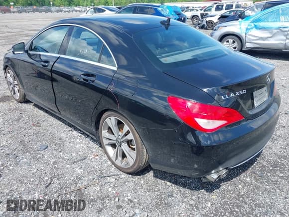 ✅ 2016 Mercedes-Benz CLA 250 • VIN: WDDSJ4EB5GN289810 • Lot: 42209743. Wystawiony na IAAI z przebiegiem 76 938 mil. Bezpłatny archiwum sprzedaży aukcyjnych z USA i szczegółowy raport historii pojazdu na DreamBid. Zdjęcie 3.