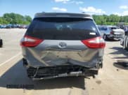 ✅ 2017 Toyota Sienna XLE Auto Access Seat • VIN: 5TDYZ3DC2HS817445 • Lot: 56551795. Wystawiony na Copart z przebiegiem 95 336 mil. Bezpłatny archiwum sprzedaży aukcyjnych z USA i szczegółowy raport historii pojazdu na DreamBid. Zdjęcie 6.