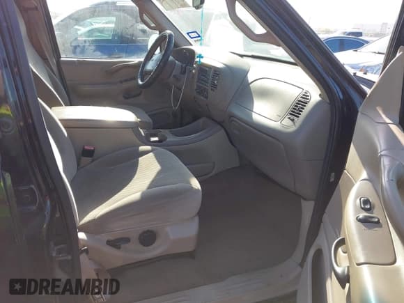 ✅ 2002 Ford Expedition XLT • VIN: 1FMRU15W22LA47171 • Лот: 41941635. Опубликован ранее на IAAI с пробегом 179 545 миль. Бесплатный доступ к архиву аукционных продаж из США и подробный отчёт об истории автомобиля на DreamBid. Изображение 5.