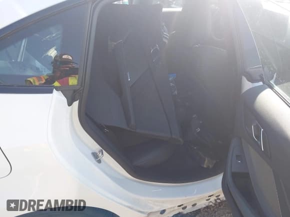 ✅ 2025 BMW 2 Series 228i xDrive • VIN: WBA23GG0XS7T17998 • Lot: 43030214. Listed on IAAI with 5,369 mi. Free auction sales archive from the USA and detailed vehicle history report at DreamBid. Image 8.