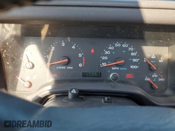 ✅ 2001 Jeep Wrangler Sahara • VIN: 1J4FA59S51P316375 • Lot: 85130815. Listed on Copart with 258,051 mi. Free auction sales archive from the USA and detailed vehicle history report at DreamBid. Image 9.