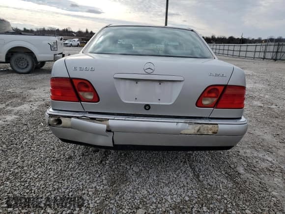 ✅ 1996 Mercedes-Benz E 320 • VIN: WDBJF20F9TJ003169 • Lot: 45449525. Listed on Copart with 171,754 mi. Free auction sales archive from the USA and detailed vehicle history report at DreamBid. Image 6.