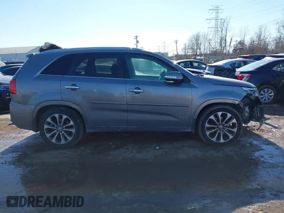✅ 2015 Kia Sorento SX • VIN: 5XYKWDA77FG647122 • Lot: 41416613. Listed on IAAI with 157,677 mi. Free auction sales archive from the USA and detailed vehicle history report at DreamBid. Image 14.