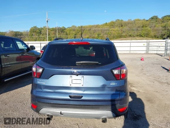 ✅ 2018 Ford Escape SE • VIN: 1FMCU9GD1JUA05082 • Лот: 43401374. Опубликован ранее на IAAI с пробегом 113 049 миль. Бесплатный доступ к архиву аукционных продаж из США и подробный отчёт об истории автомобиля на DreamBid. Изображение 16.