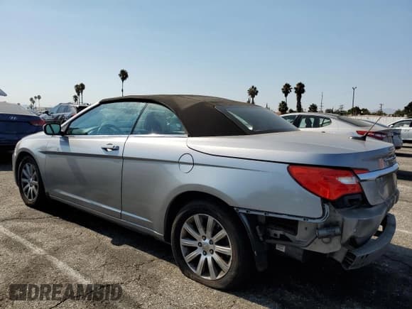 ✅ 2013 Chrysler 200 Touring • VIN: 1C3BCBEB4DN606386 • Lot: 68857365. Listed on Copart with 133,208 mi. Free auction sales archive from the USA and detailed vehicle history report at DreamBid. Image 2.