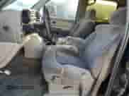 2000 Chevrolet Suburban LS с VIN 3GNEC16T6YG141156, выставлен на аукционе Copart как лот 75569064 с пробегом 246 247 миль миль и Списание • Salvage title. История ставок и продаж доступна на DreamBid. Изображение 7.