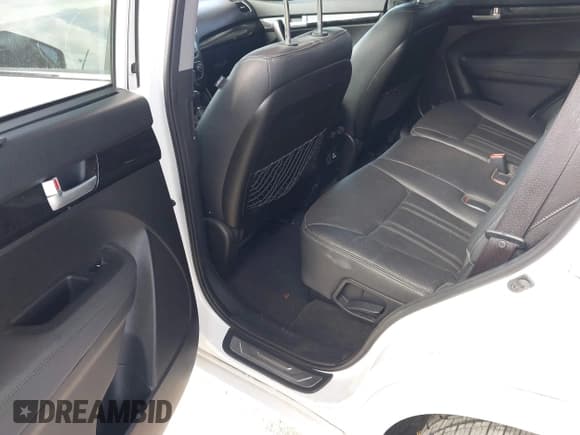 ✅ 2015 Kia Sorento SX • VIN: 5XYKWDA78FG615957 • Lot: 41931368. Listed on IAAI with 116,662 mi. Free auction sales archive from the USA and detailed vehicle history report at DreamBid. Image 8.